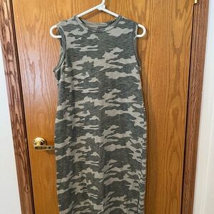 Universal Thread Green Camouflage Midi Dress
